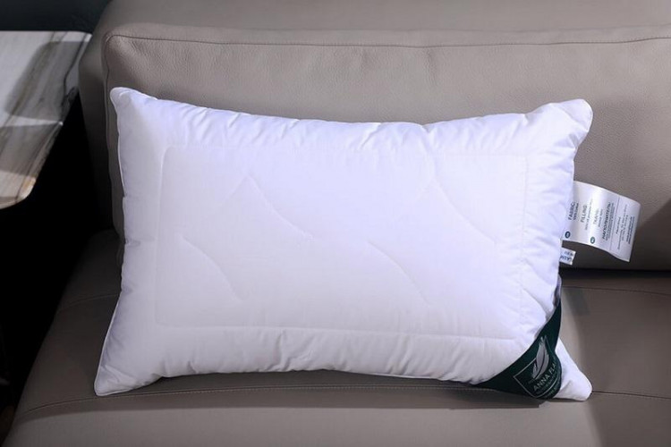 Подушка детская из силиконизированного волокна ANNA FLAUM STERN KOLLEKTION 40х60 средняя