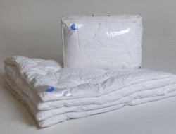 Одеяло из искусственного лебяжьего пуха стеганое Легкие Сны ЭЛИСОН 140х205 легкое