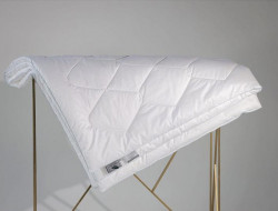 Одеяло стеганое из силиконизированного волокна FLAUM HOME COUNTRY 150х200 всесезонное