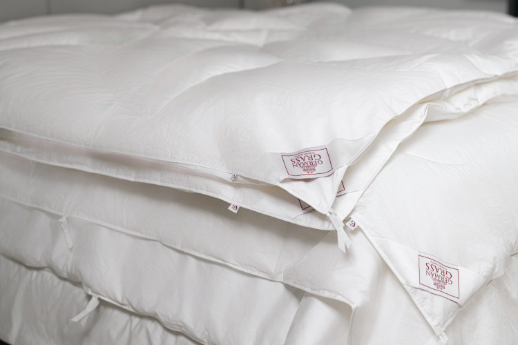 Одеяло пуховое стеганое GERMAN GRASS ALLIANCE DOWN GRASS всесезонное 200х200