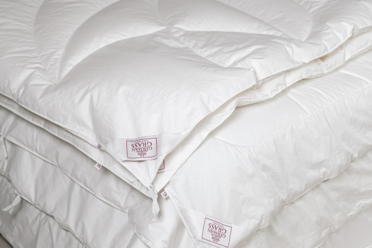 Одеяло пуховое стеганое GERMAN GRASS ALLIANCE DOWN GRASS всесезонное Light 200х220