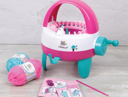 Детская вязальная машинка HOBBIUS MKC-01 с пряжей