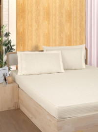 Простыня на резинке из страйп-сатина KARVEN P935 кремовая 100х200х33 с наволочкой 50х70